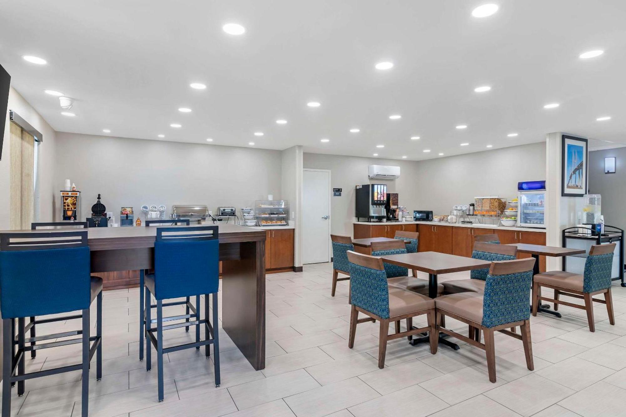 Comfort Inn & Suites Brunswick Esterno foto