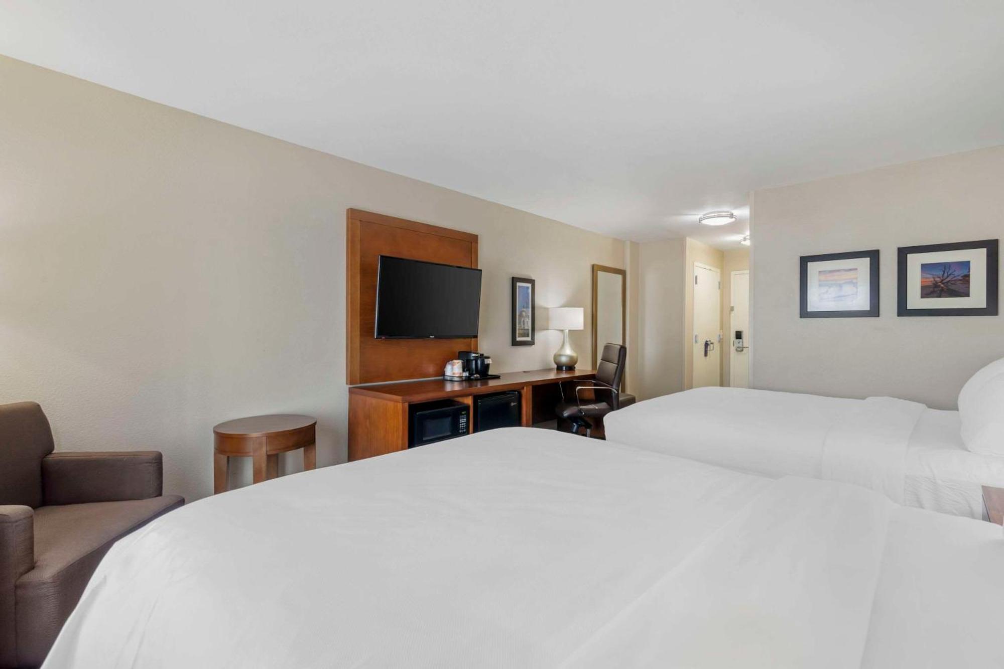 Comfort Inn & Suites Brunswick Esterno foto