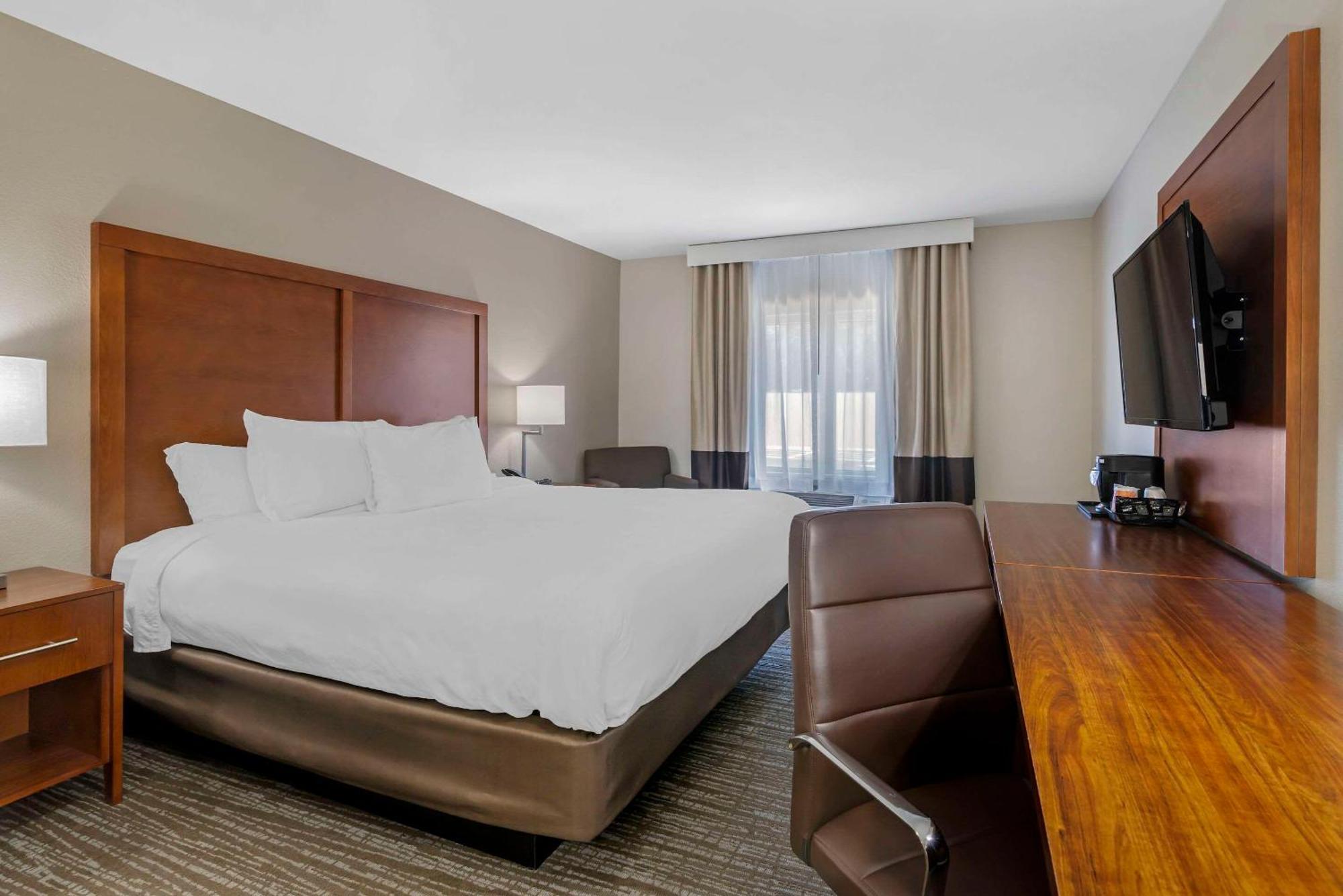 Comfort Inn & Suites Brunswick Esterno foto