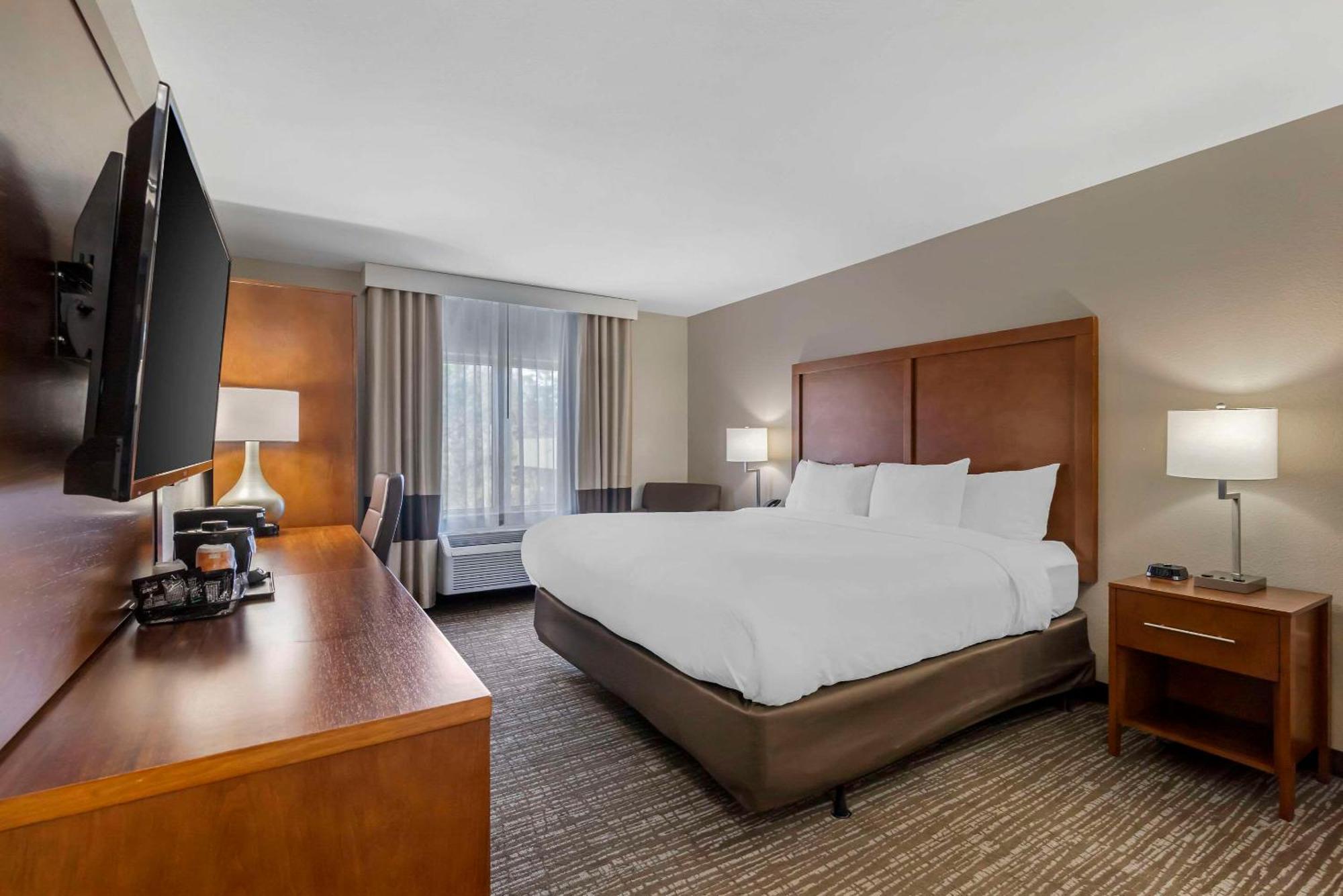 Comfort Inn & Suites Brunswick Esterno foto